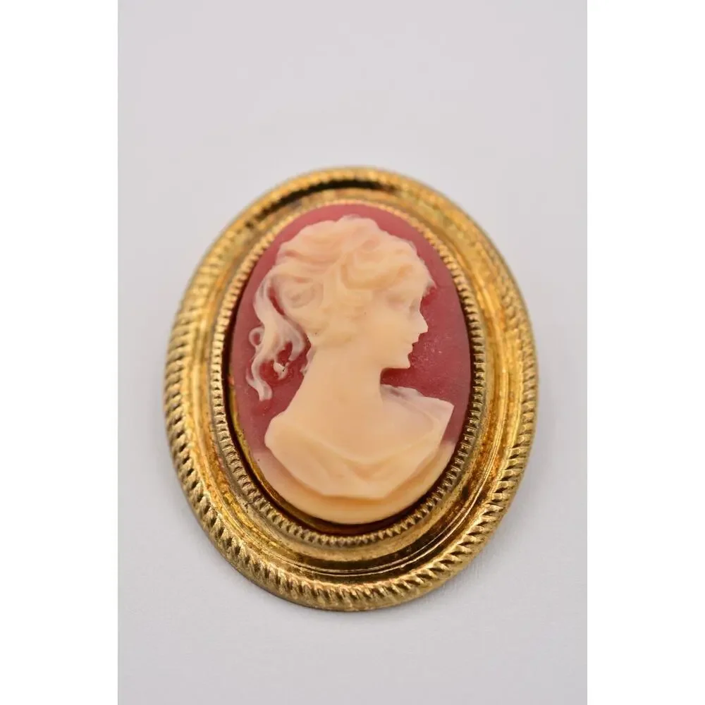 Vintage Cameo Pin Brooch Antiqued Gold Oval Small Made in Hong Kong Signed Bin4